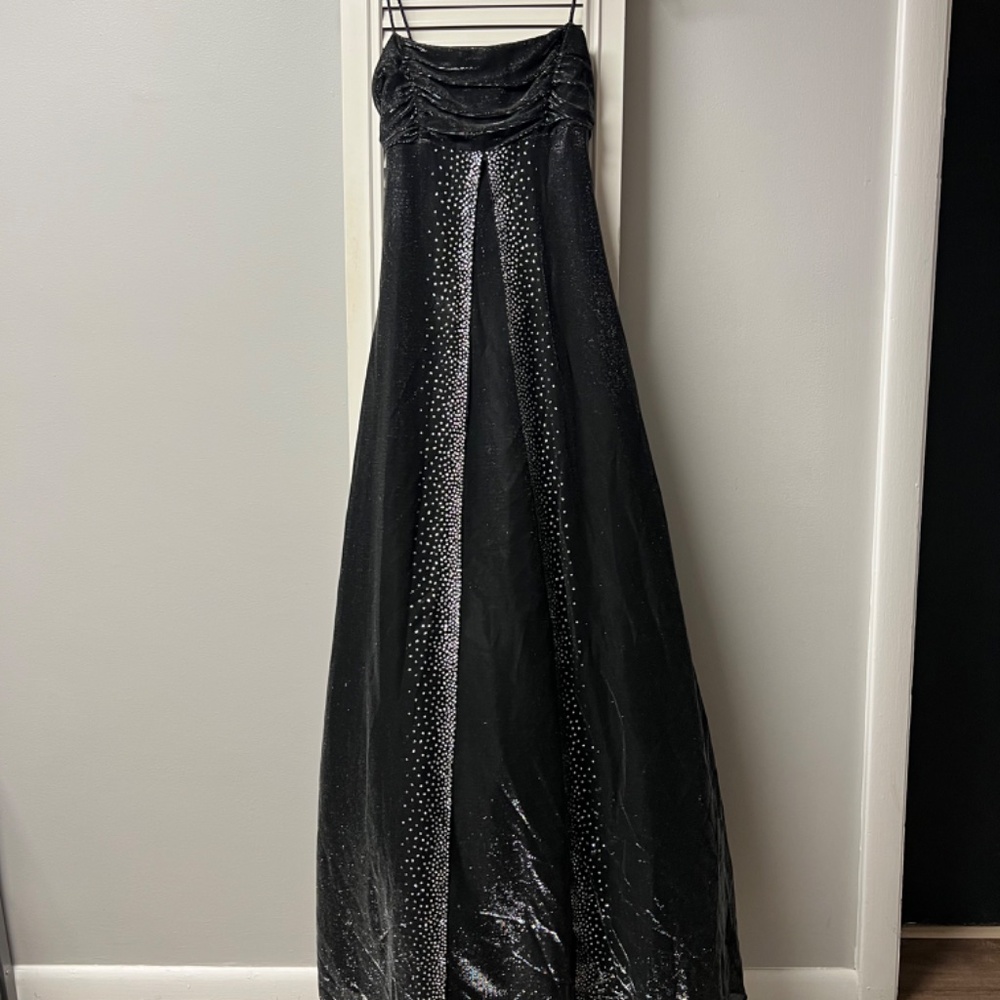 Gown - Picture 4 of 12